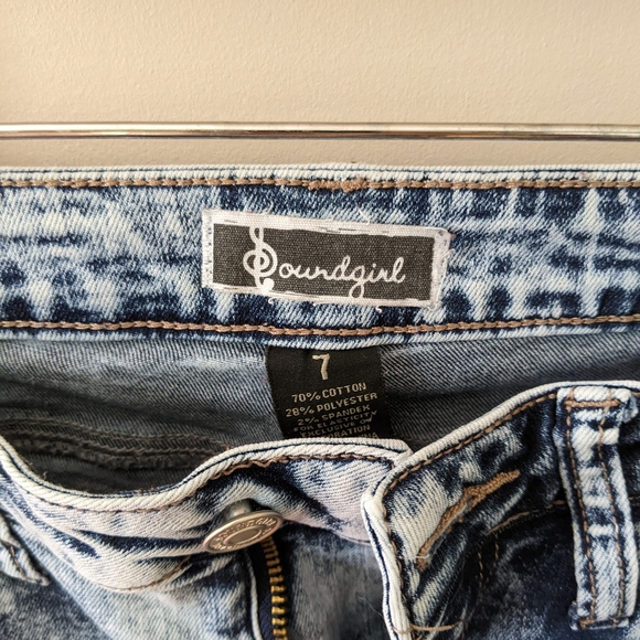 🎁$5 or free with bundle🎁 Acid washed jeans skinny/slim - Picture 3 of 6